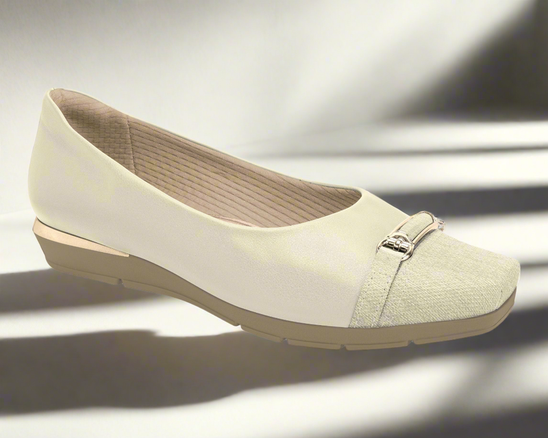 Indulge in pure comfort and elegance with these Piccadilly Therapy Business Wedge Shoes Ref: 147305-05 Off-White