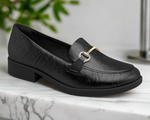 Timeless Confidence Meets Utilitarian Style: Versatile Moccasins for Travel, Work, and Casual Outfits Ref: 653001-02